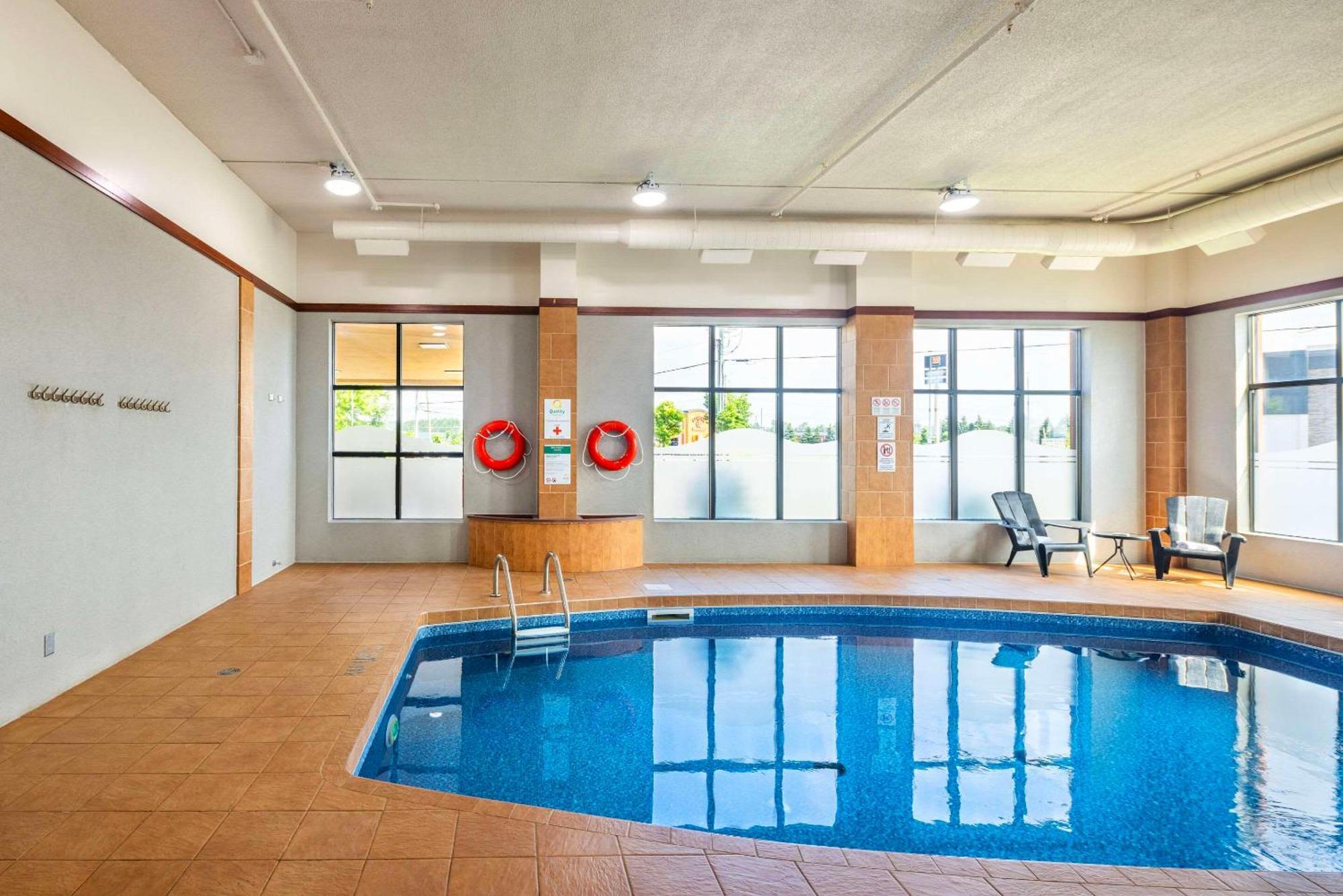 Quality Inn & Suites Lévis Eksteriør bilde