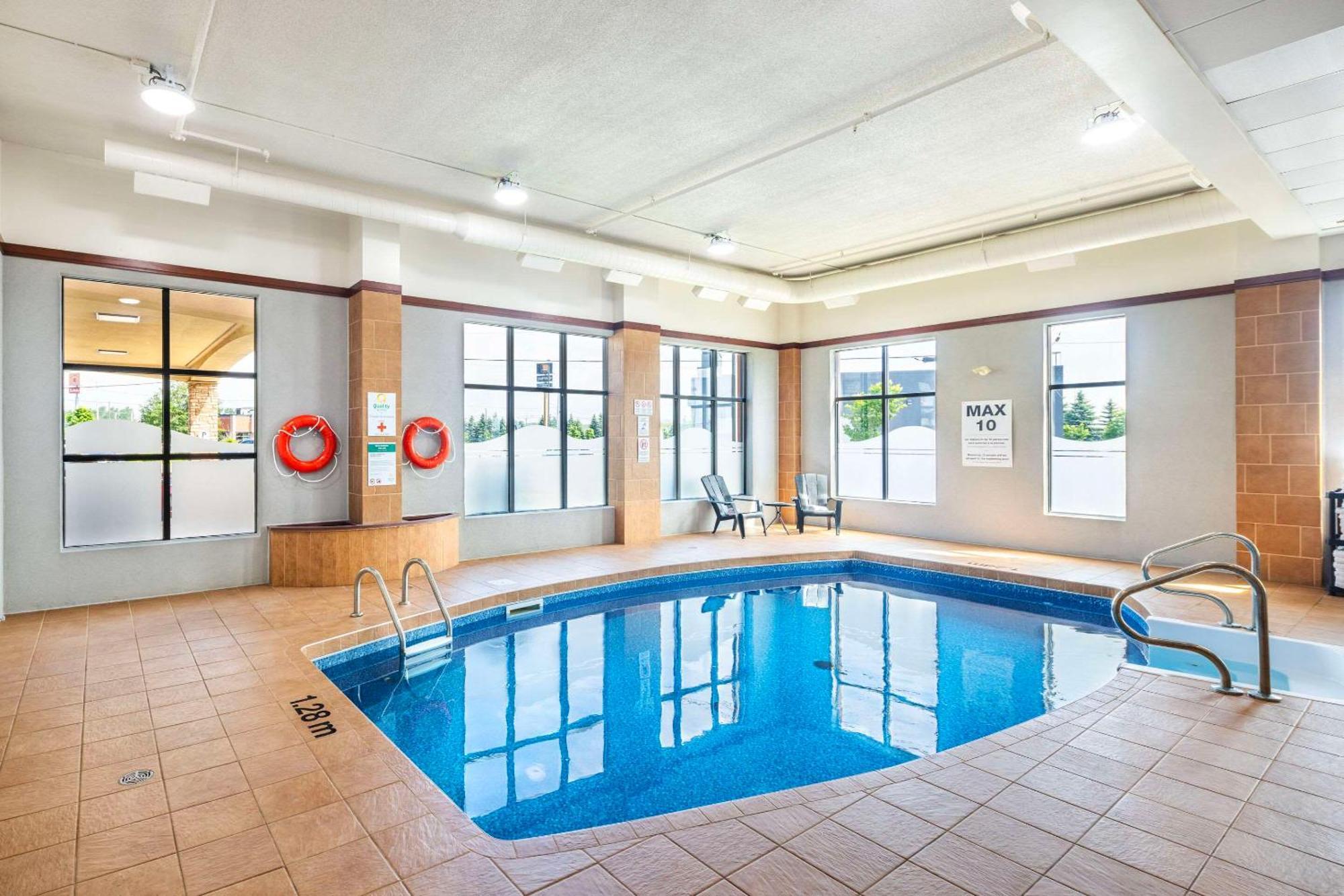 Quality Inn & Suites Lévis Eksteriør bilde