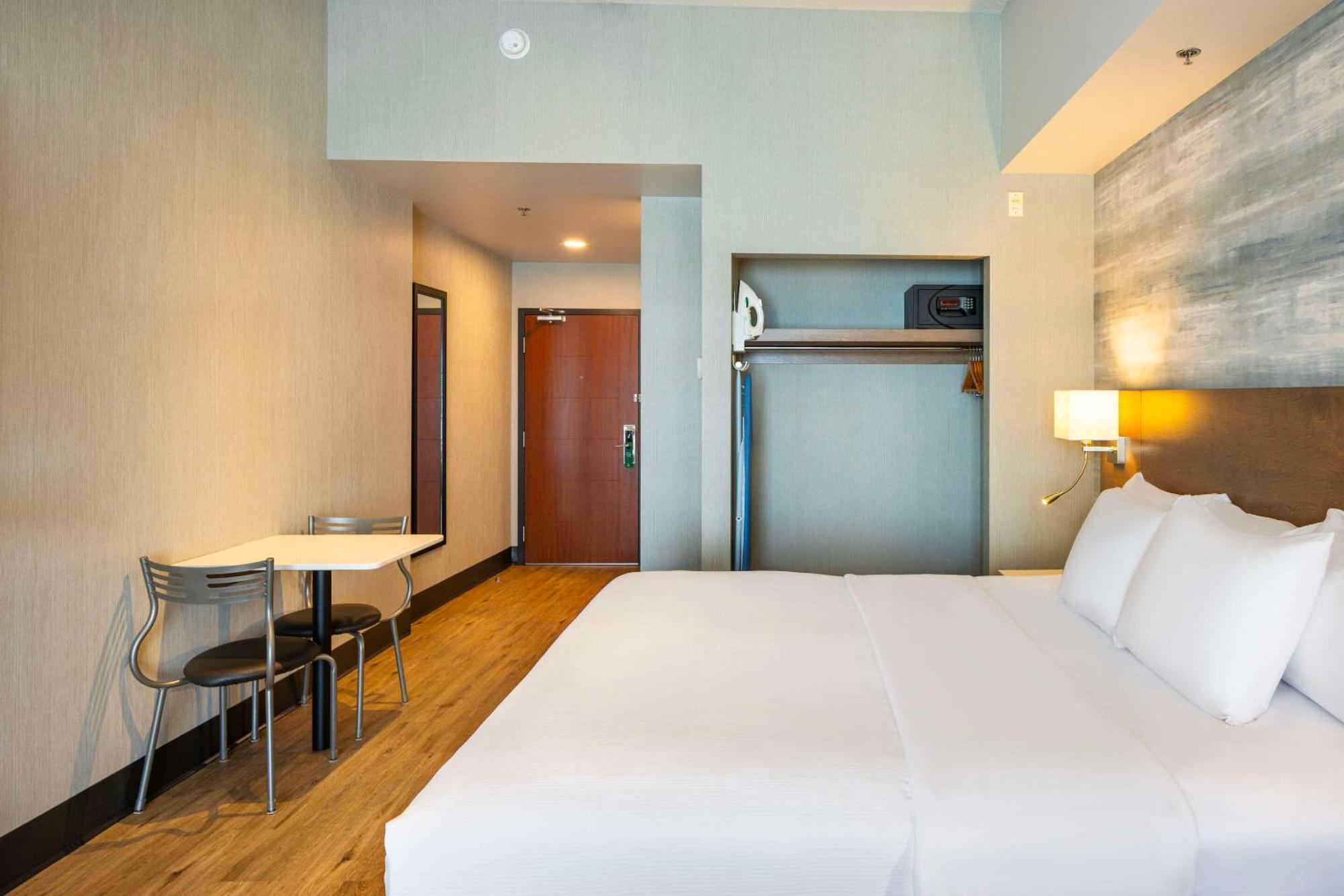 Quality Inn & Suites Lévis Eksteriør bilde